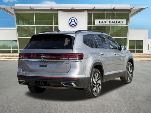 Used 2025 Volkswagen Atlas SE AWD/4WD image 3