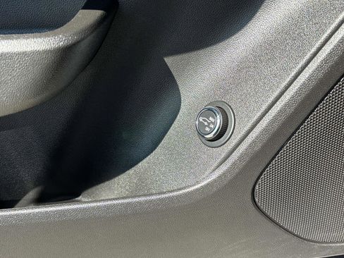 Used 2022 Chevrolet Blazer LT image 17