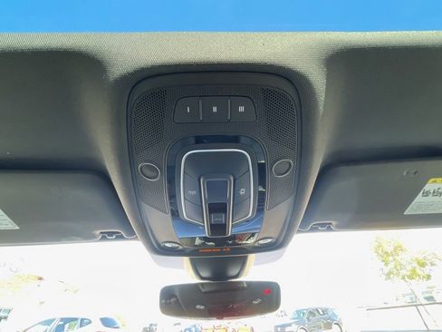 Used 2017 Audi A4 2.0T Premium image 28