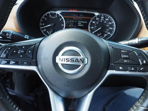 Used 2023 Nissan Sentra SV w/ SV Premium Package FWD image 27