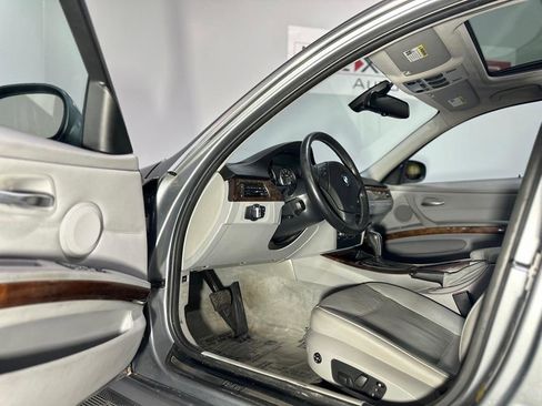 Used 2011 BMW 335i Sedan RWD image 11