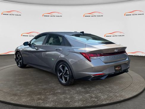 Used 2021 Hyundai Elantra SEL w/ Convenience + Premium Package FWD image 8