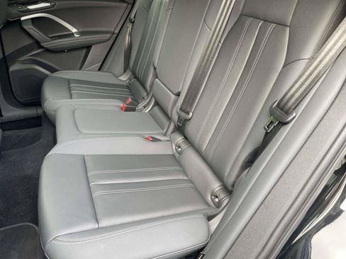Certified 2025 Audi Q5 Premium w/ Convenience Package AWD/4WD image 19