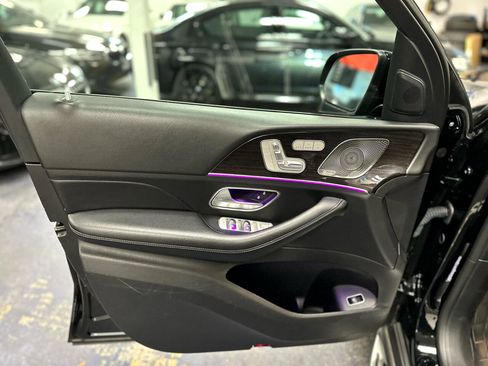 Used 2021 Mercedes-Benz GLS 580 4MATIC image 12