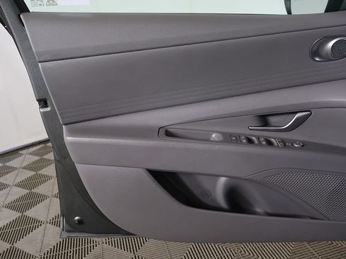 Certified 2024 Hyundai Elantra SE FWD image 19