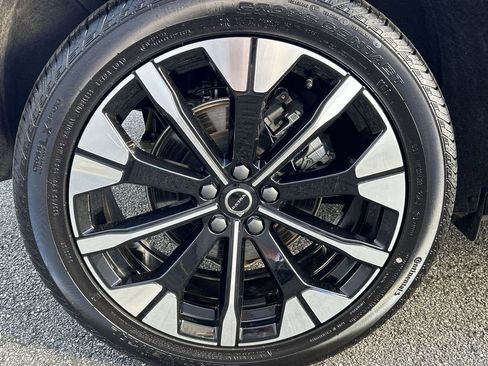 New 2026 Volvo XC60 B5 Plus w/ Climate Package image 12