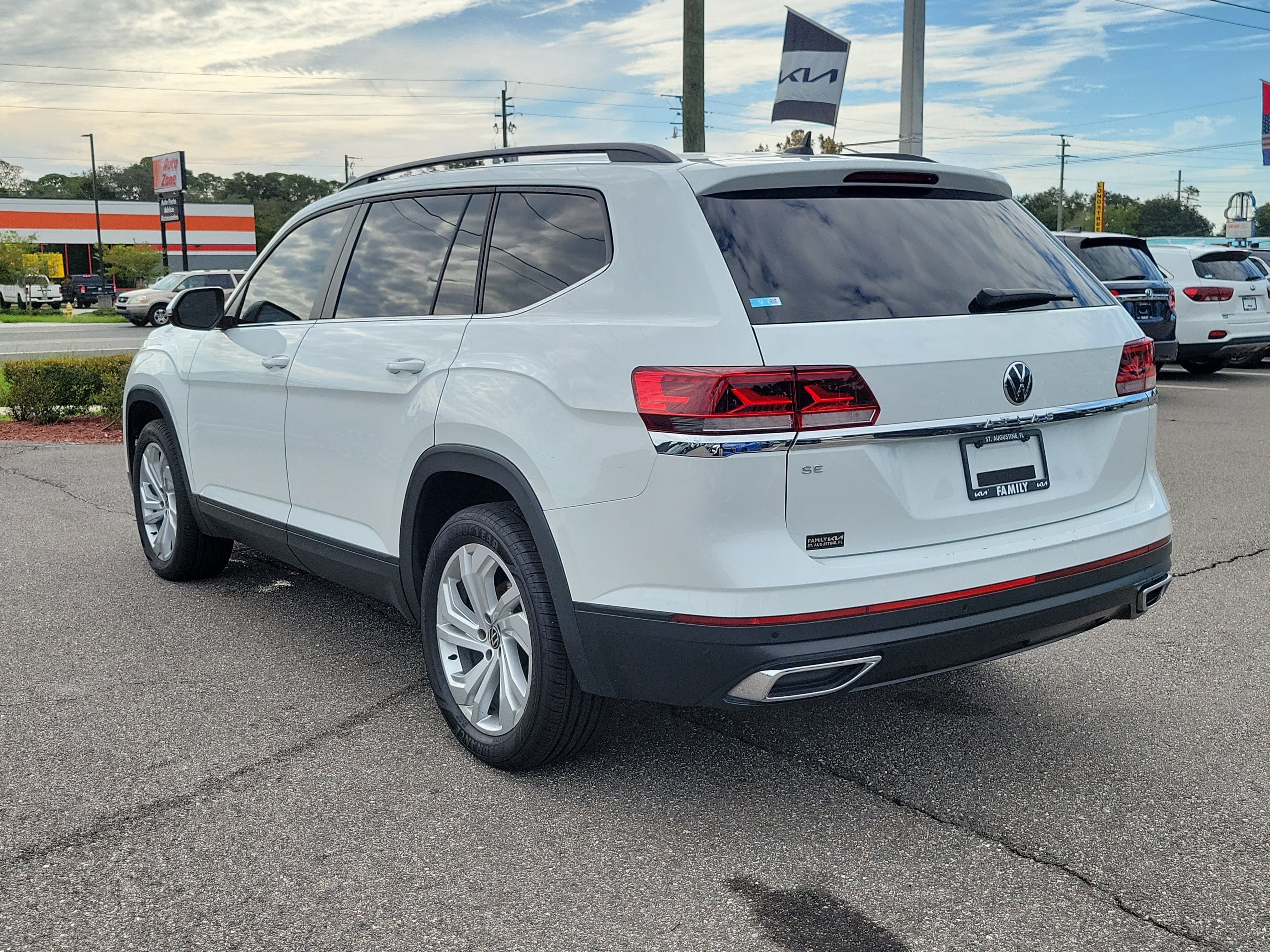 Used 2022 Volkswagen Atlas SE FWD image 4