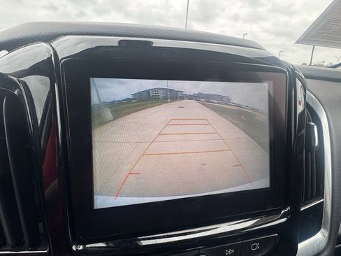 Used 2018 Chevrolet Traverse LT image 17