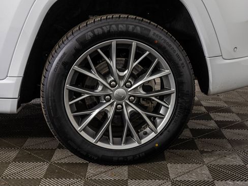 Used 2022 Jeep Grand Cherokee Summit AWD/4WD image 55