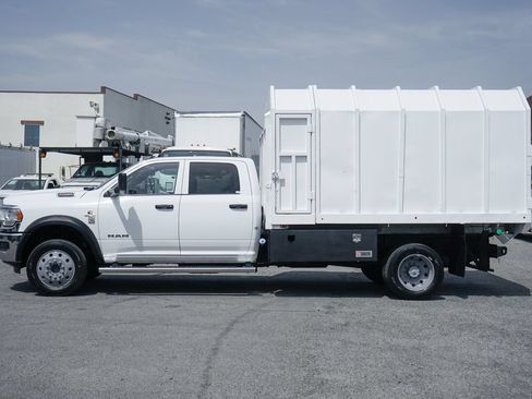 Used 2022 RAM 5500 Tradesman w/ Chrome Appearance Group AWD/4WD image 5