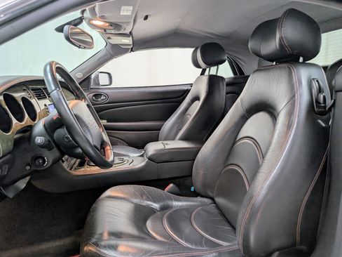 Used 2001 Jaguar XKR Convertible image 23