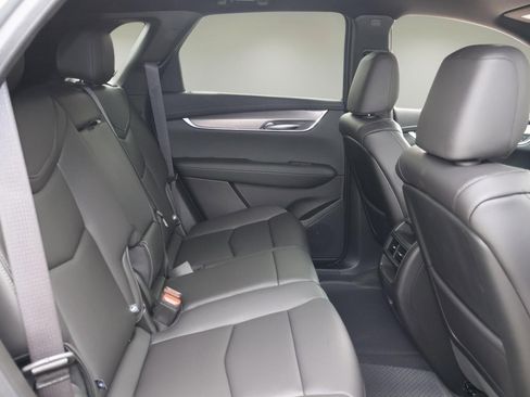 New 2026 Cadillac XT5 Luxury image 17