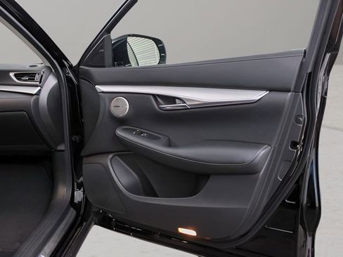 Used 2021 INFINITI QX50 Sensory image 29