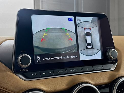 Used 2025 Nissan Sentra SV w/ SV Premium Package image 22