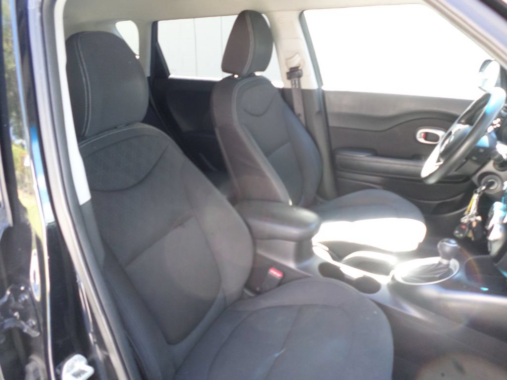 Used 2014 Kia Soul FWD image 12