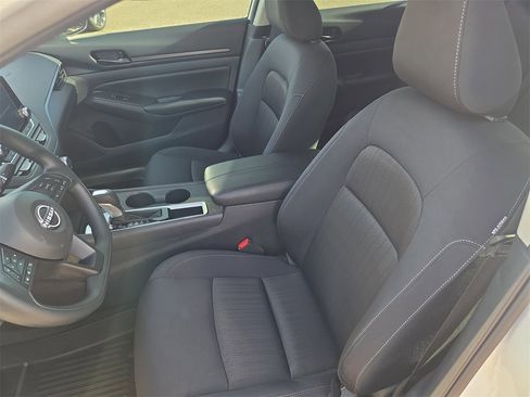 Used 2025 Nissan Altima 2.5 S image 14