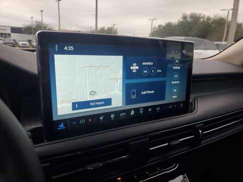 New 2025 Lincoln Corsair FWD w/ Equipment Group 101A image 13