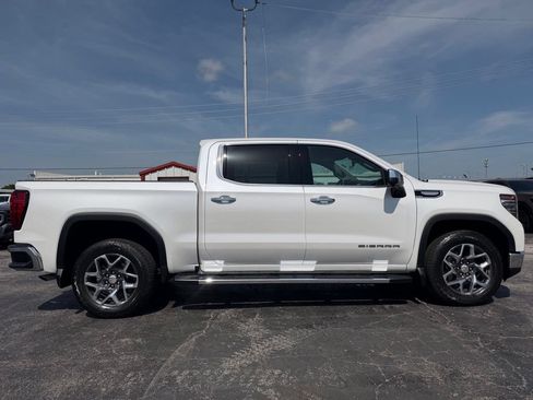 Used 2024 GMC Sierra 1500 SLT RWD image 12