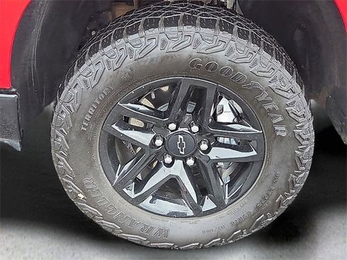 Used 2023 Chevrolet Silverado 1500 LT Trail Boss w/ Convenience Package II image 9