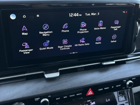 Used 2022 Kia Carnival EX image 29