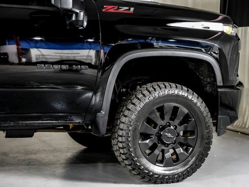 Used 2022 Chevrolet Silverado 2500 Custom w/ Custom Value Package AWD/4WD image 7