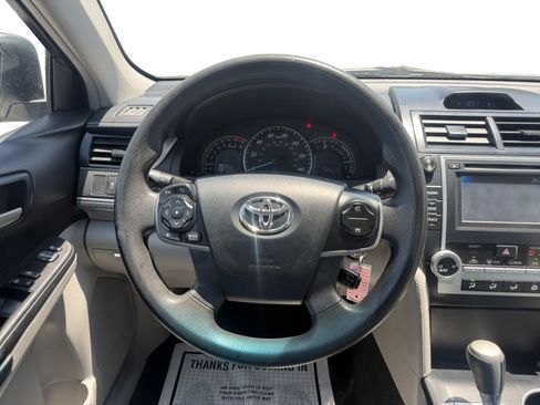 Used 2012 Toyota Camry LE FWD image 13