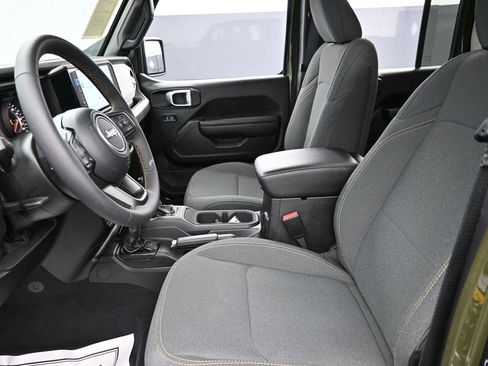 Certified 2024 Jeep Gladiator Sport image 11