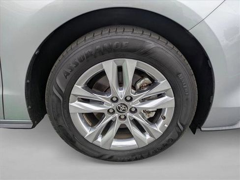 Certified 2022 Toyota Sienna Limited image 24