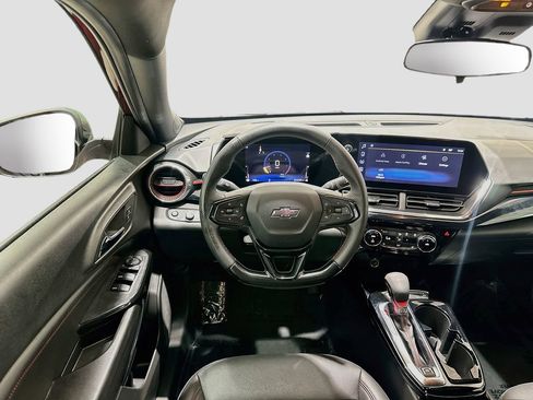 Certified 2025 Chevrolet Trax RS w/ Driver Confidence Package FWD image 22