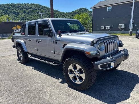 Used 2020 Jeep Gladiator Overland AWD/4WD image 7
