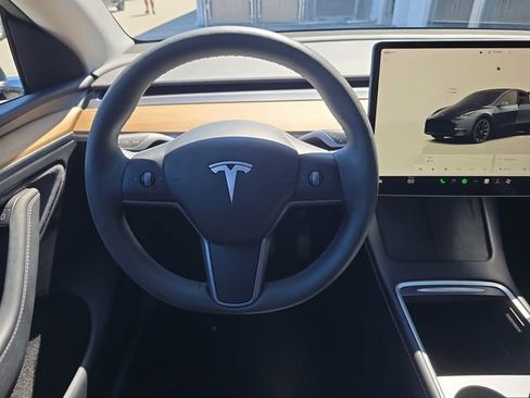 Used 2024 Tesla Model Y Long Range image 12