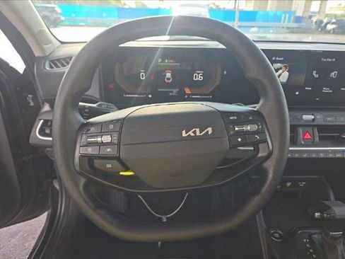 Used 2025 Kia K4 FWD image 18