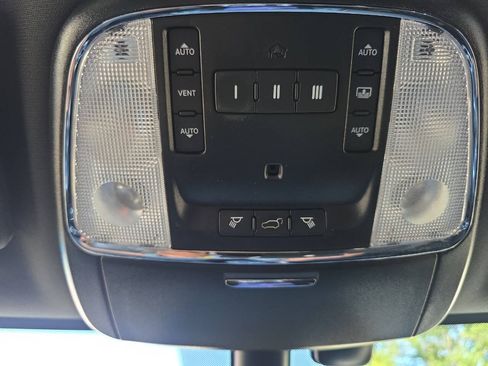 Used 2020 Jeep Grand Cherokee Limited w/ Luxury Group II AWD/4WD image 24
