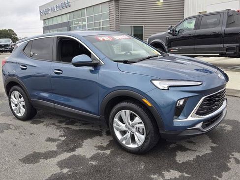 Used 2024 Buick Encore GX Preferred image 2