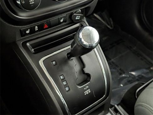 Used 2017 Jeep Patriot Latitude image 29