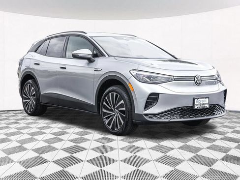 Certified 2025 Volkswagen ID.4 Pro AWD/4WD image 10