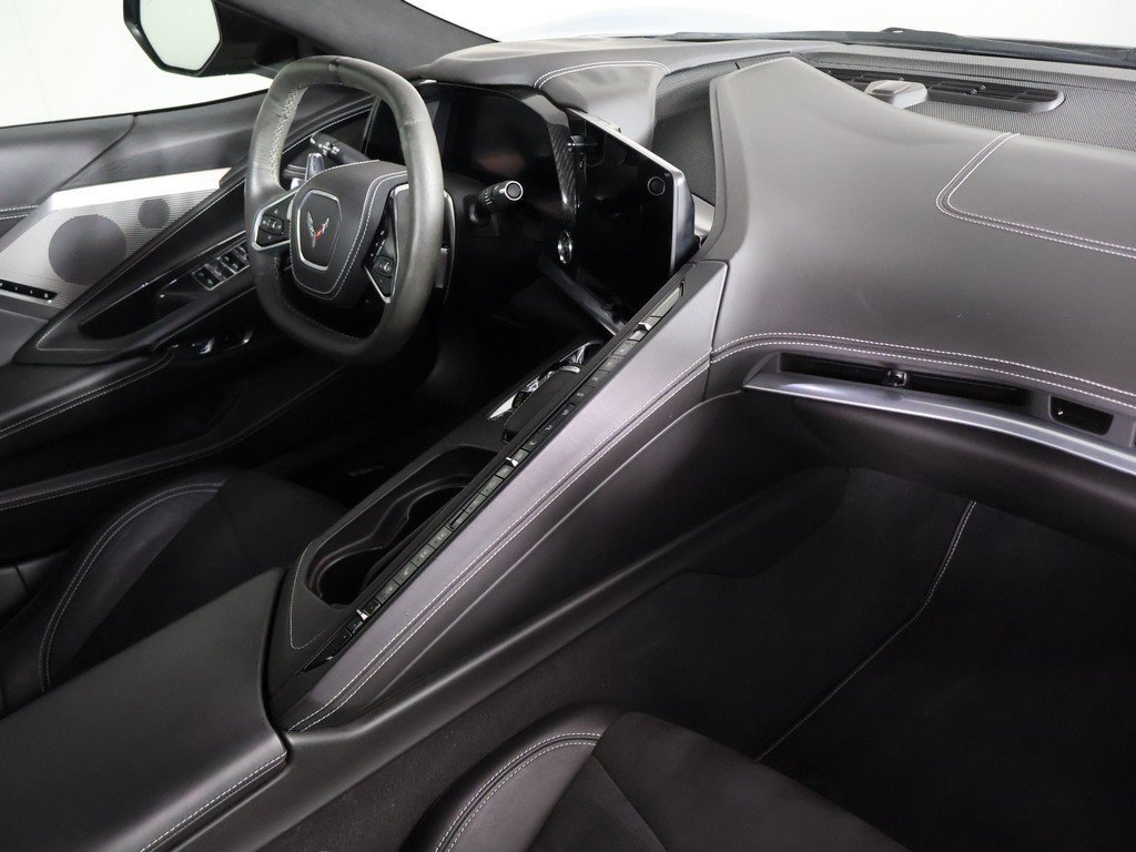 Used 2021 Chevrolet Corvette Stingray Premium Conv w/ Z51 Performance Package RWD image 32