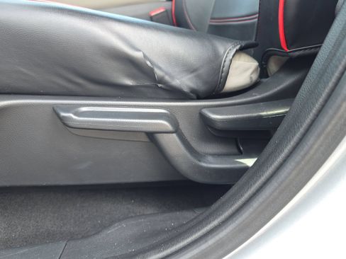 Used 2022 Honda HR-V LX image 15