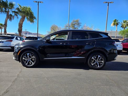 Used 2023 Kia Sportage EX AWD/4WD image 3