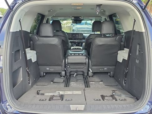 Certified 2022 Kia Carnival LX FWD image 6