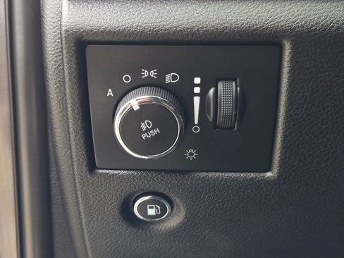 Used 2019 Jeep Grand Cherokee Limited image 30