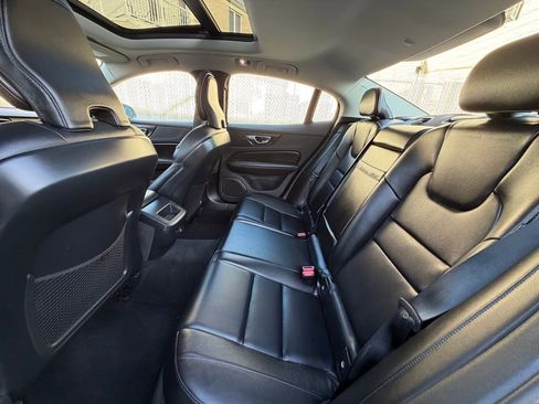 Used 2020 Volvo S60 T5 Momentum image 23