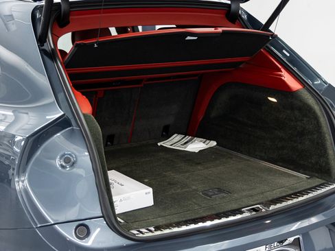 Used 2022 Bentley Bentayga image 21