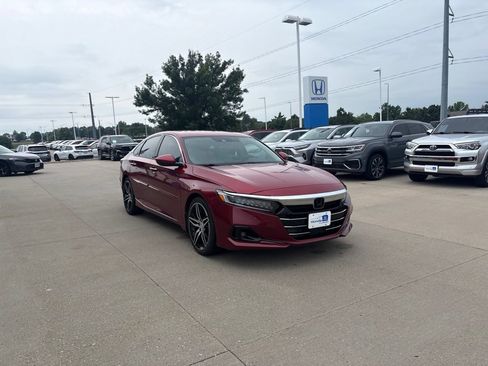 Certified 2022 Honda Accord Touring image 3
