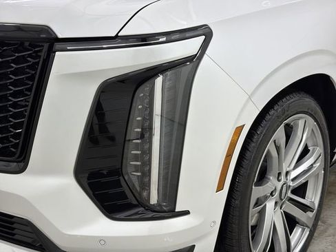 Certified 2025 Cadillac Escalade Sport Platinum image 15