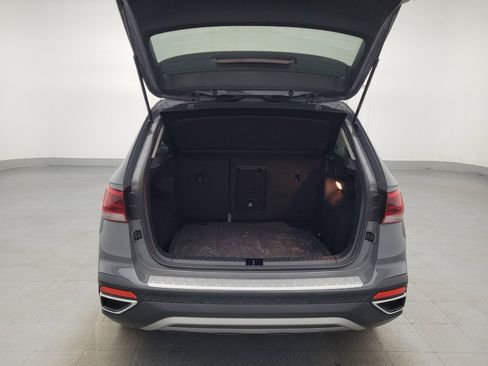 Used 2022 Volkswagen Taos SE FWD image 29