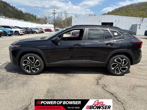 New 2026 Chevrolet Trax RS FWD image 2