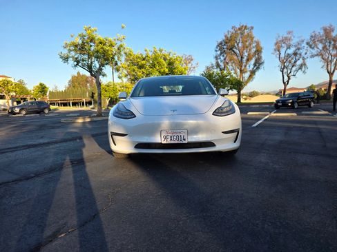 Used 2019 Tesla Model 3 Mid Range RWD image 8