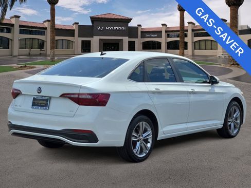 Used 2023 Volkswagen Jetta SE FWD image 8