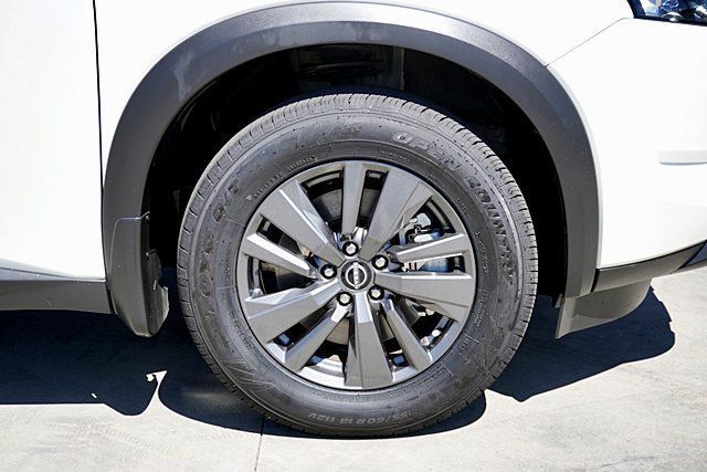 Certified 2023 Nissan Pathfinder SV w/ Black Appearance Package FWD image 14